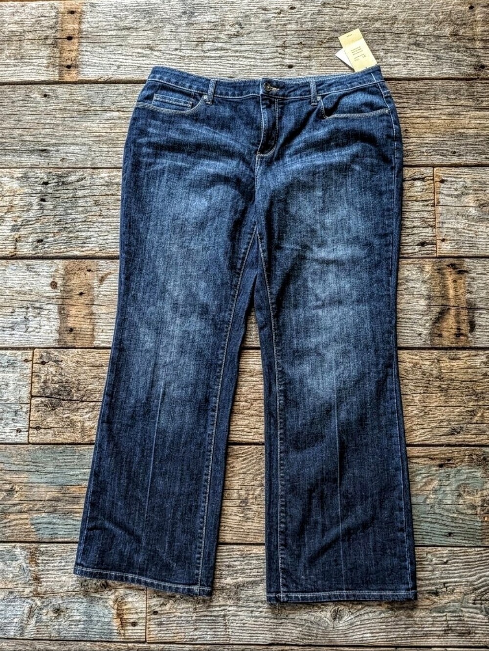 ⭐ NWT ⭐ Relaxed Fit High-Rise Jeans – Size W18 (22" Flat Waist)